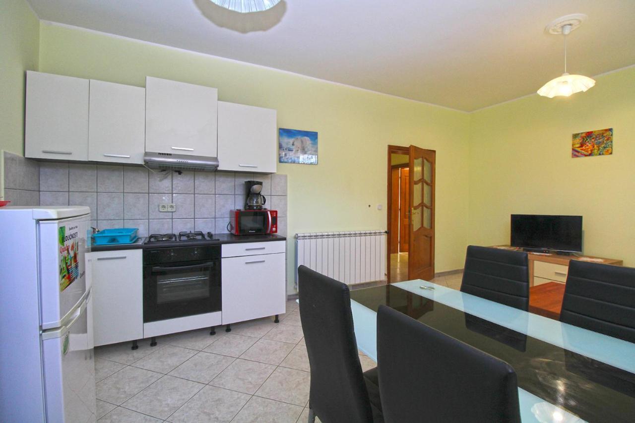 Apartments Veroslava 2159 Pula Exterior foto